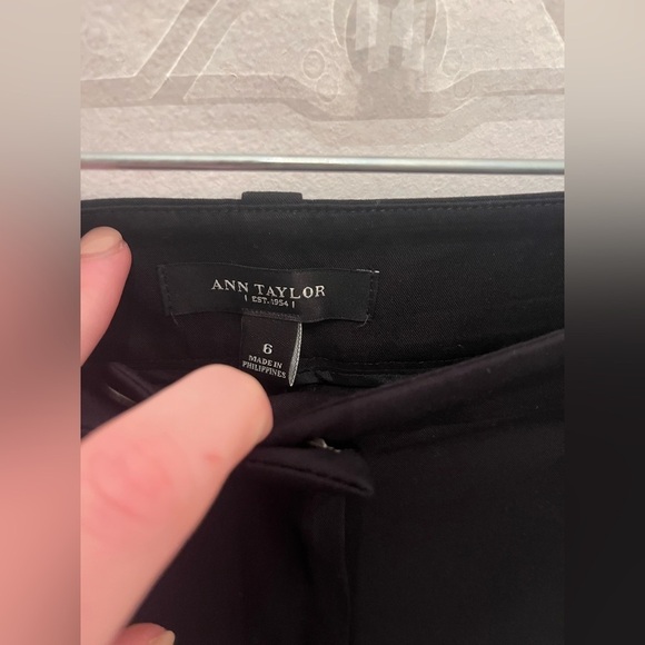 Ann Taylor Size 6 Cropped Dress Pants Black Wide Leg - Picture 2 of 3